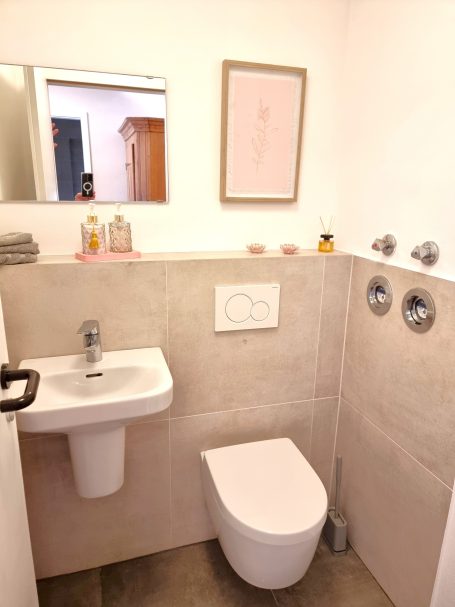 Separate Toilette